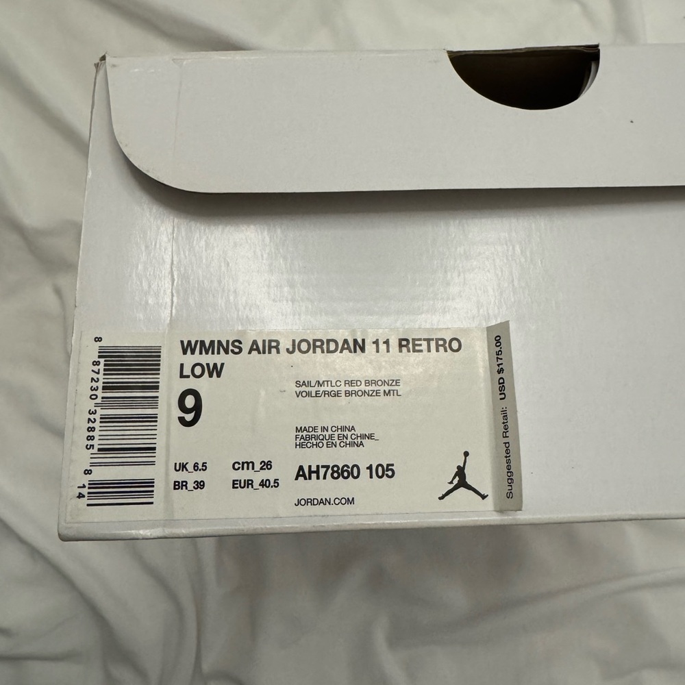 NIKE WMNS AIR JORDAN 11 RETRO - Picture 12 of 12
